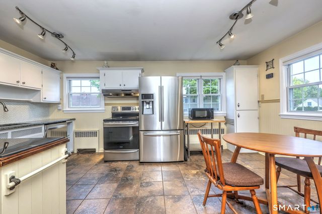 291 Islandview Road, Stratford, CT 06614