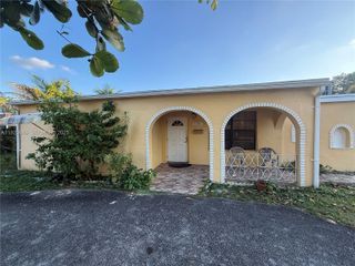 1150 NE 142nd St, North Miami, FL 33161