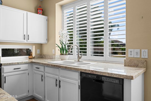 6045 W POTTER Drive, Glendale, AZ 85308