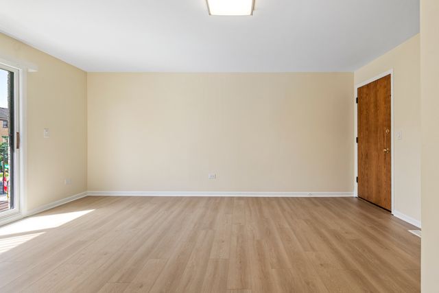 6617 N Northwest Highway 3, Chicago, IL 60631