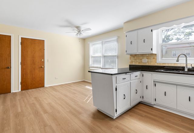 6617 N Northwest Highway 3, Chicago, IL 60631