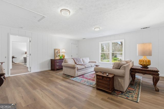 1101 Chandler Heights Circle, Alto, GA 30510