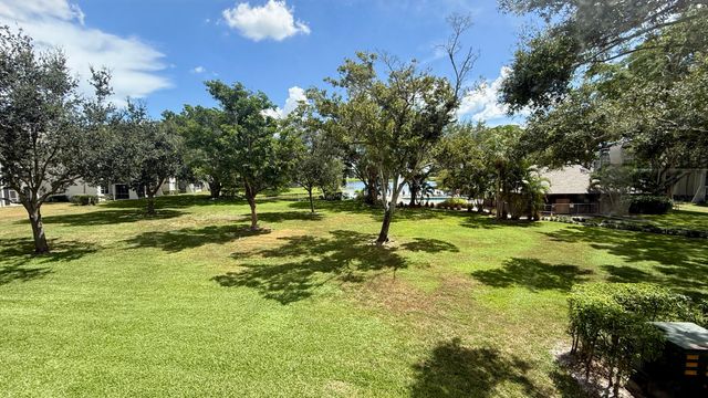 9480 Poinciana Place 201, Davie, FL 33324