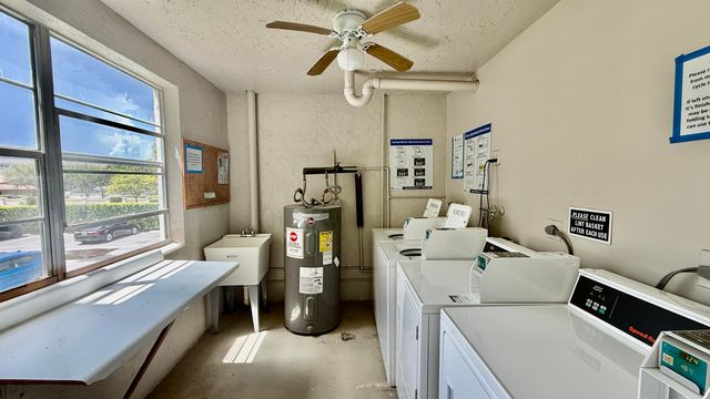 9480 Poinciana Place 201, Davie, FL 33324