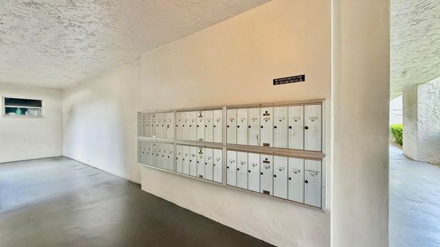 9480 Poinciana Place 201, Davie, FL 33324