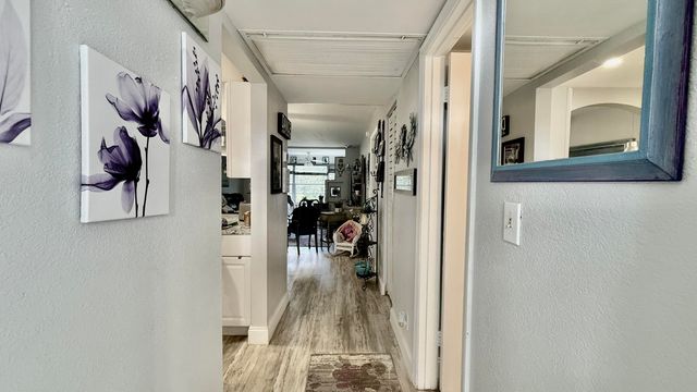 9480 Poinciana Place 201, Davie, FL 33324