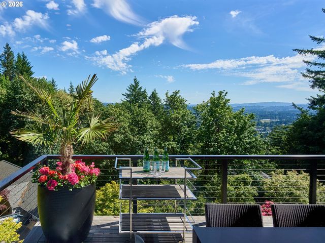 4310 Sw WARRENS Way, Portland, OR 97221