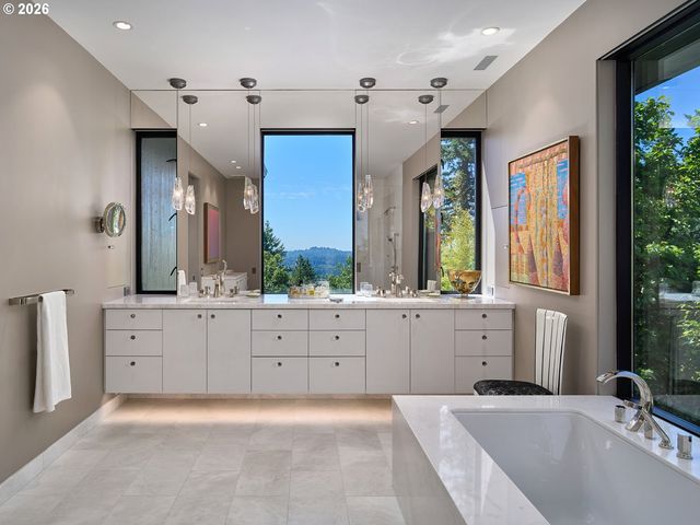 4310 Sw WARRENS Way, Portland, OR 97221