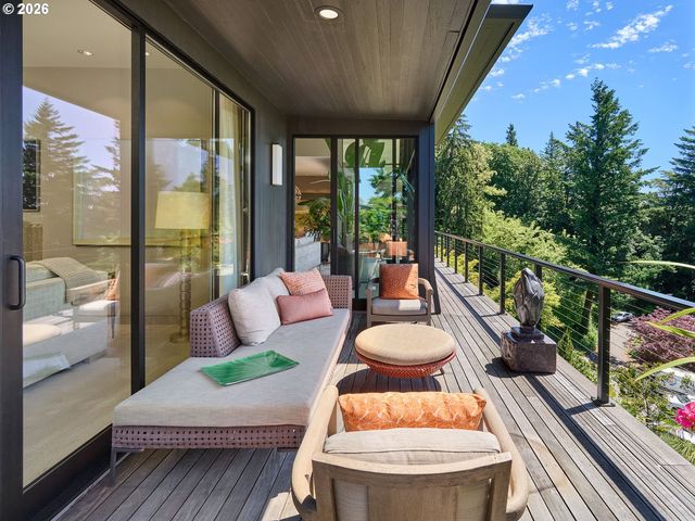 4310 Sw WARRENS Way, Portland, OR 97221
