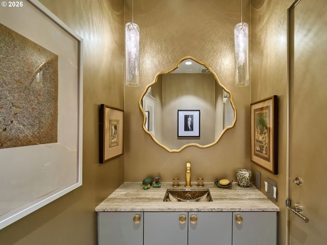 4310 Sw WARRENS Way, Portland, OR 97221