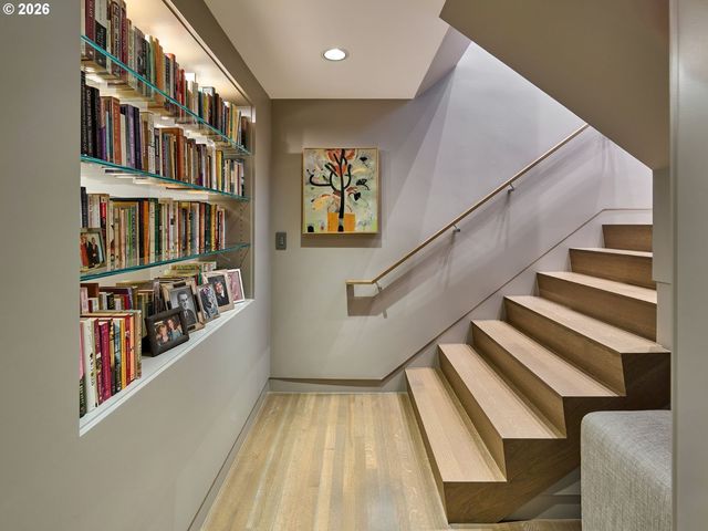 4310 Sw WARRENS Way, Portland, OR 97221