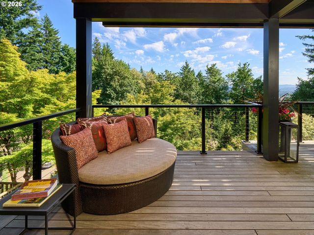 4310 Sw WARRENS Way, Portland, OR 97221