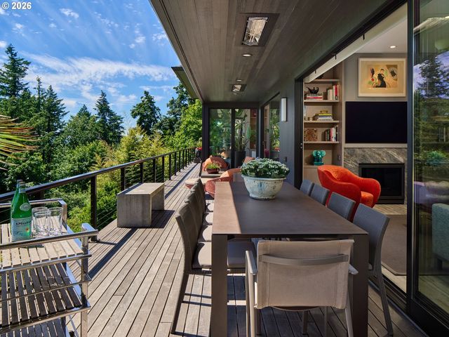 4310 Sw WARRENS Way, Portland, OR 97221