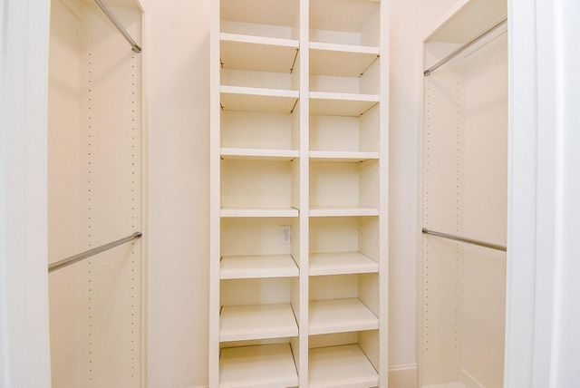 810 Remington Glade Drive, Houston, TX 77042