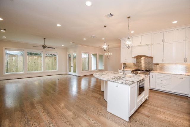 810 Remington Glade Drive, Houston, TX 77042