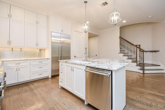 810 Remington Glade Drive, Houston, TX 77042