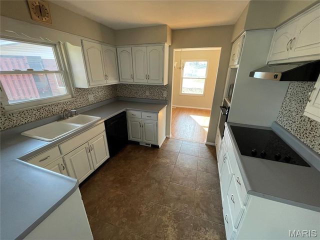 40 Rugby Drive, Belleville, IL 62226