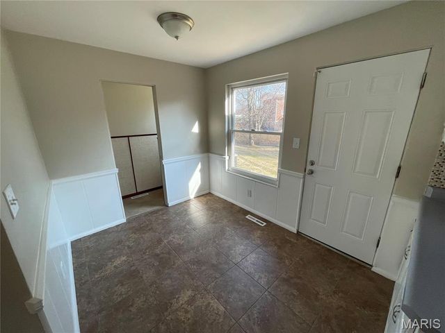 40 Rugby Drive, Belleville, IL 62226