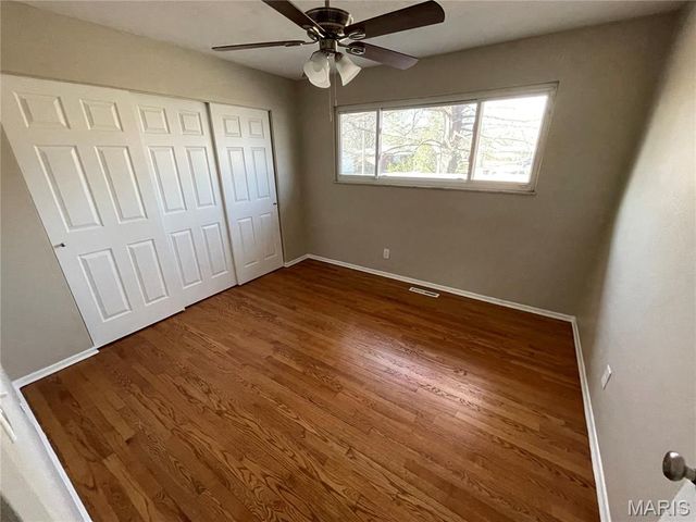 40 Rugby Drive, Belleville, IL 62226