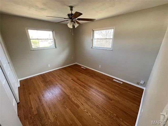 40 Rugby Drive, Belleville, IL 62226
