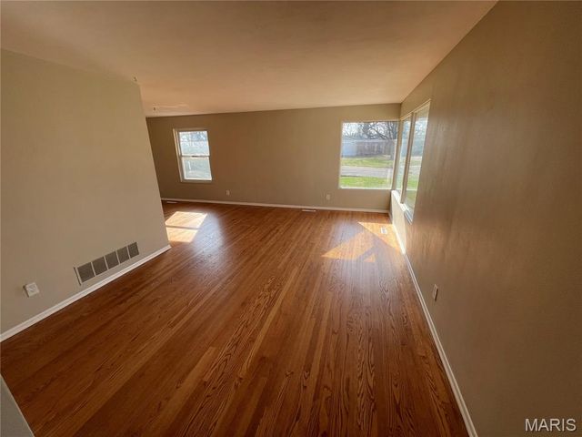 40 Rugby Drive, Belleville, IL 62226