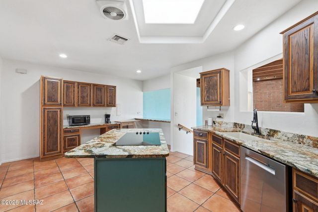 770 N Lazy J Way, Tucson, AZ 85748