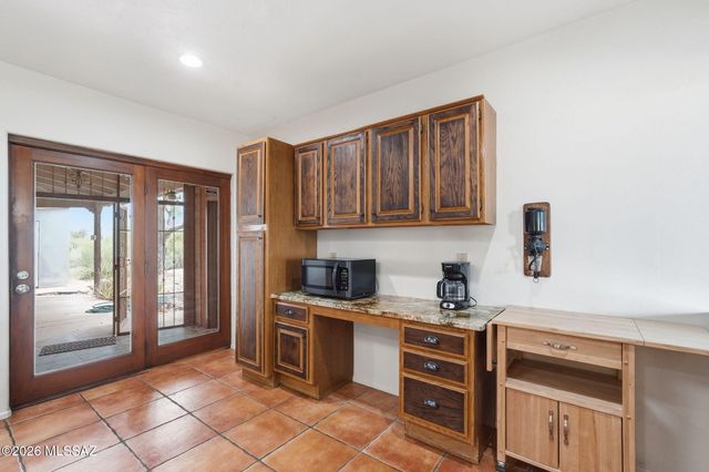 770 N Lazy J Way, Tucson, AZ 85748