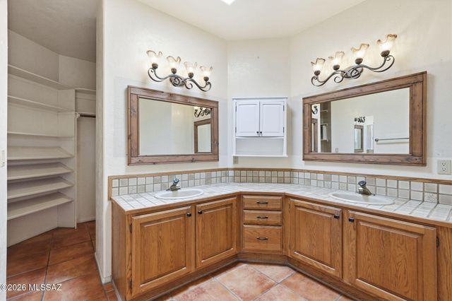 770 N Lazy J Way, Tucson, AZ 85748