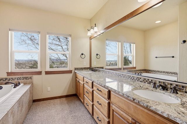 575 N Pack Trail Ln, Liberty Lake, WA 99019