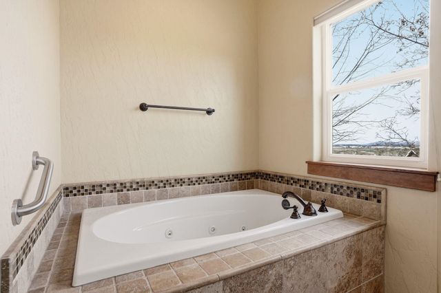 575 N Pack Trail Ln, Liberty Lake, WA 99019