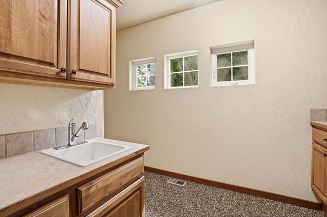 575 N Pack Trail Ln, Liberty Lake, WA 99019