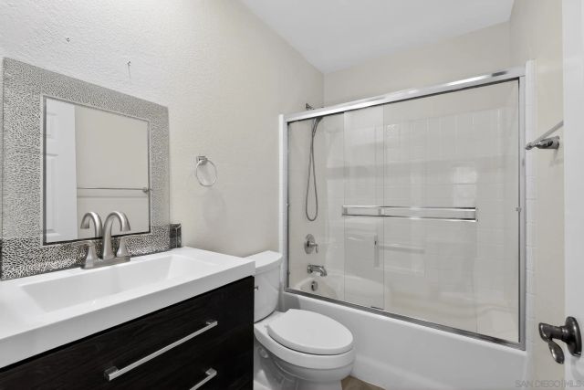 1357 Sky Ridge Ct, San Marcos, CA 92078