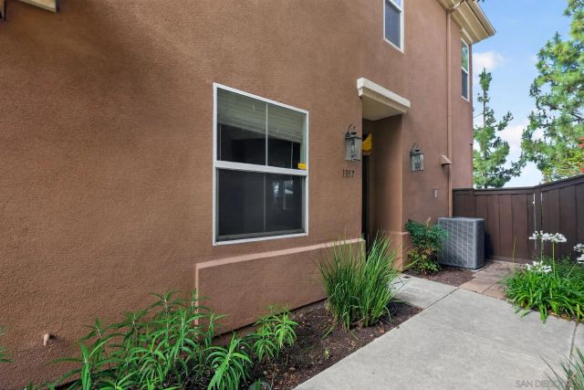 1357 Sky Ridge Ct, San Marcos, CA 92078