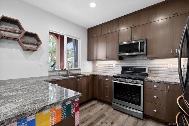 1357 Sky Ridge Ct, San Marcos, CA 92078