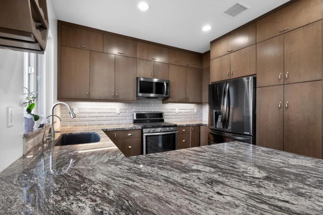 1357 Sky Ridge Ct, San Marcos, CA 92078