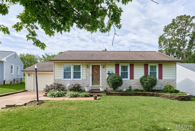 10808 Three Court Drive, St Louis, MO 63123