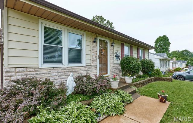 10808 Three Court Drive, St Louis, MO 63123