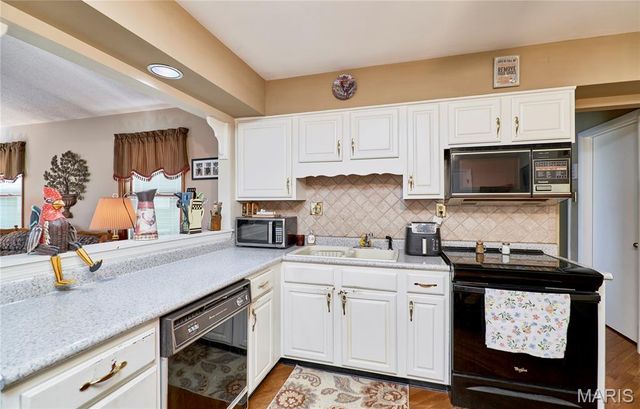 10808 Three Court Drive, St Louis, MO 63123