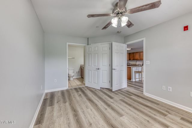 2008 Millennium Place Apt 209, Johnson City, TN 37604