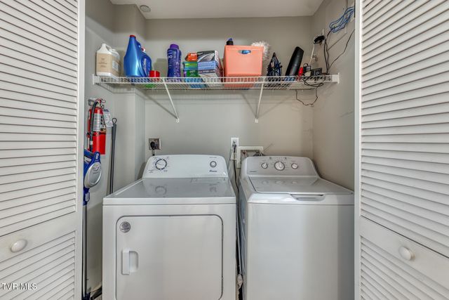 2008 Millennium Place Apt 209, Johnson City, TN 37604