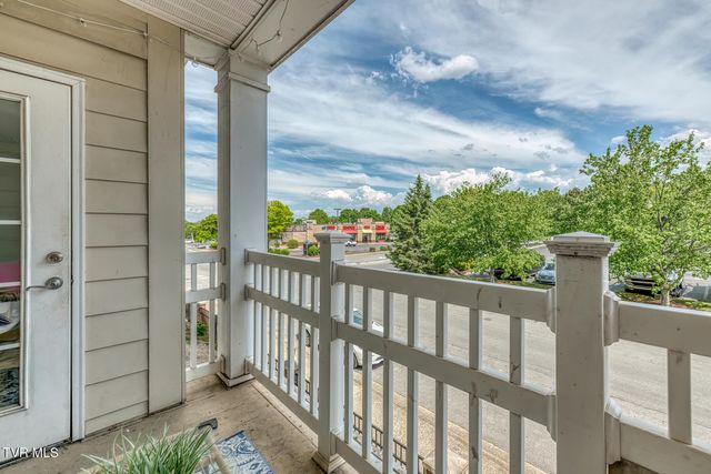 2008 Millennium Place Apt 209, Johnson City, TN 37604