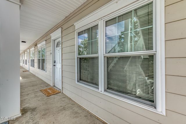 2008 Millennium Place Apt 209, Johnson City, TN 37604