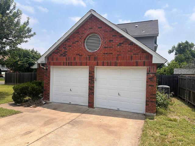 300 Oakcrest DR, Cedar Park, TX 78613