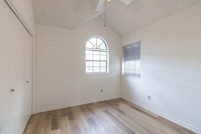 300 Oakcrest DR, Cedar Park, TX 78613