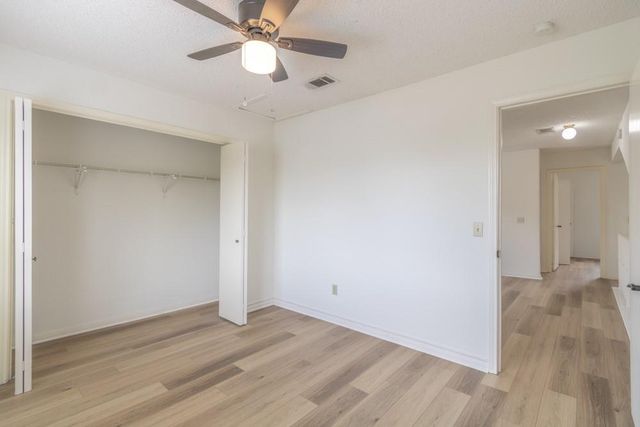 300 Oakcrest DR, Cedar Park, TX 78613