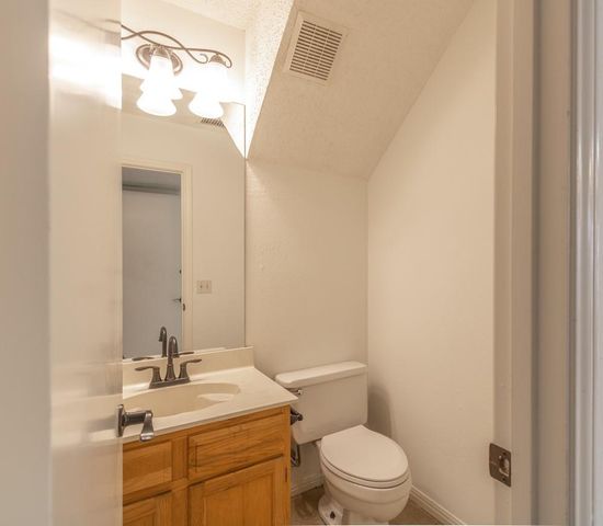 300 Oakcrest DR, Cedar Park, TX 78613