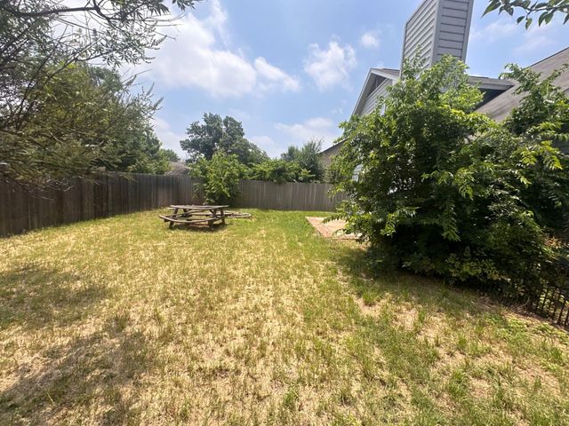 300 Oakcrest DR, Cedar Park, TX 78613