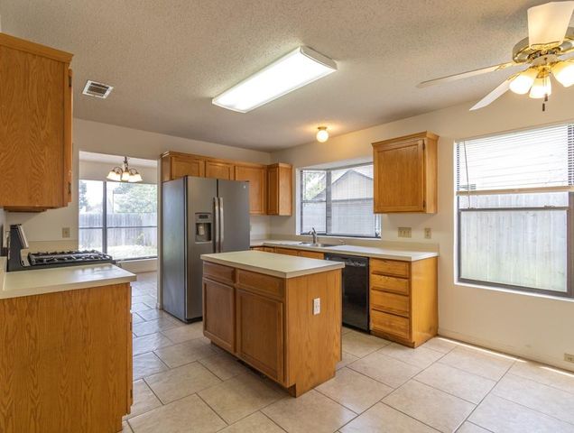 300 Oakcrest DR, Cedar Park, TX 78613