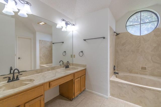 300 Oakcrest DR, Cedar Park, TX 78613