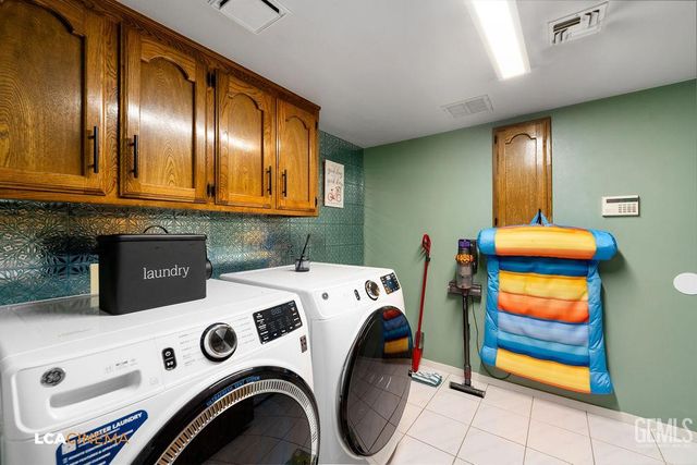 1116 Sussex Circle, Bakersfield, CA 93311